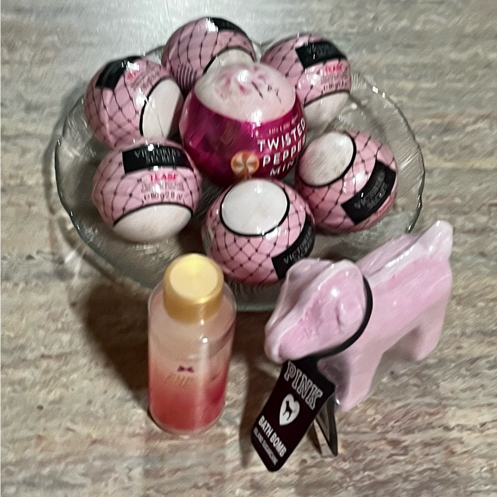 New Victoria’s Secret Tease bath bombs w/ Pure Seduction shower, bath oil/ plate